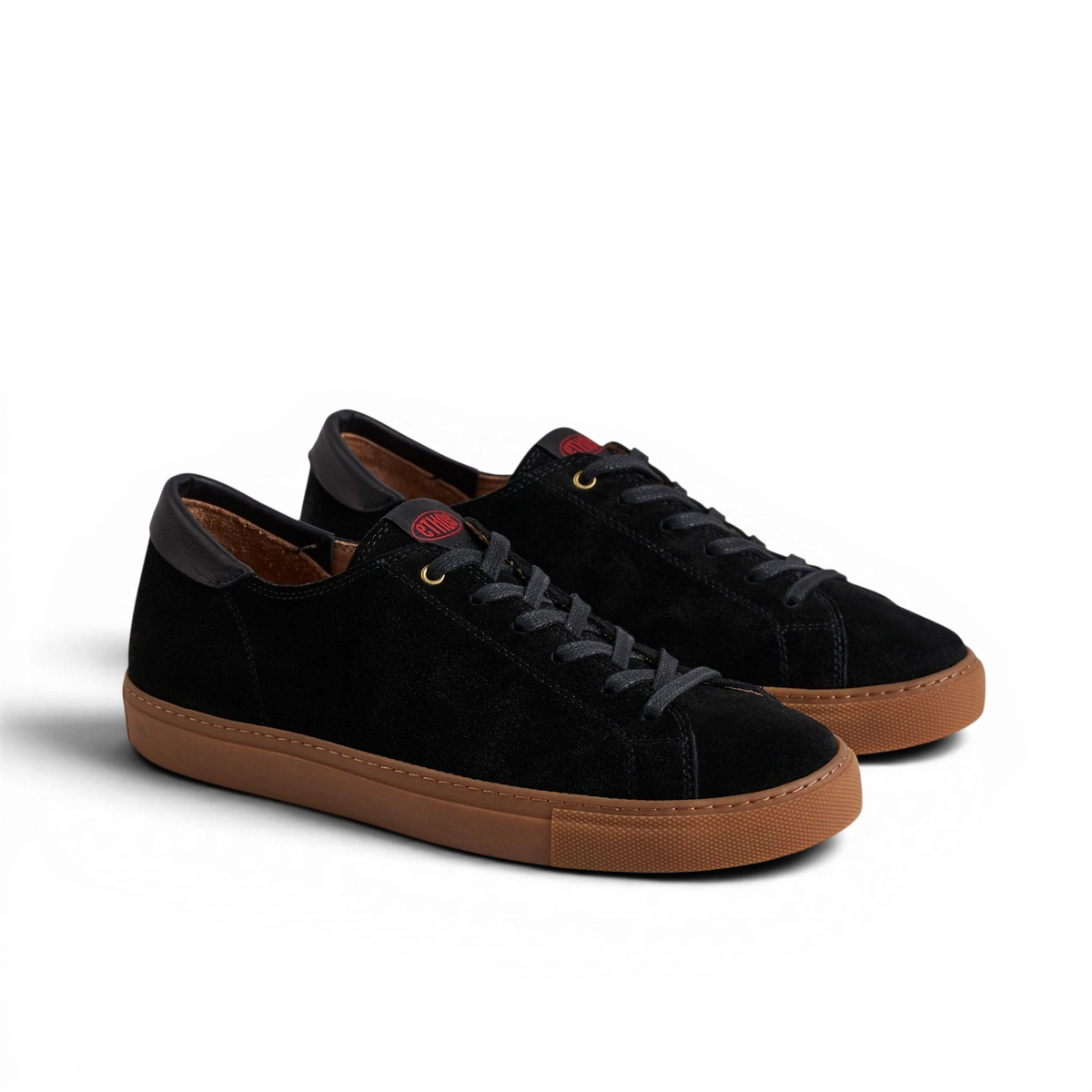 Capital - Jet Black/Gum